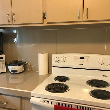 1 Bedroom / 1 Bath . Private Apt. Free Wifi, Interent & Parking Sinajana Eksteriør billede