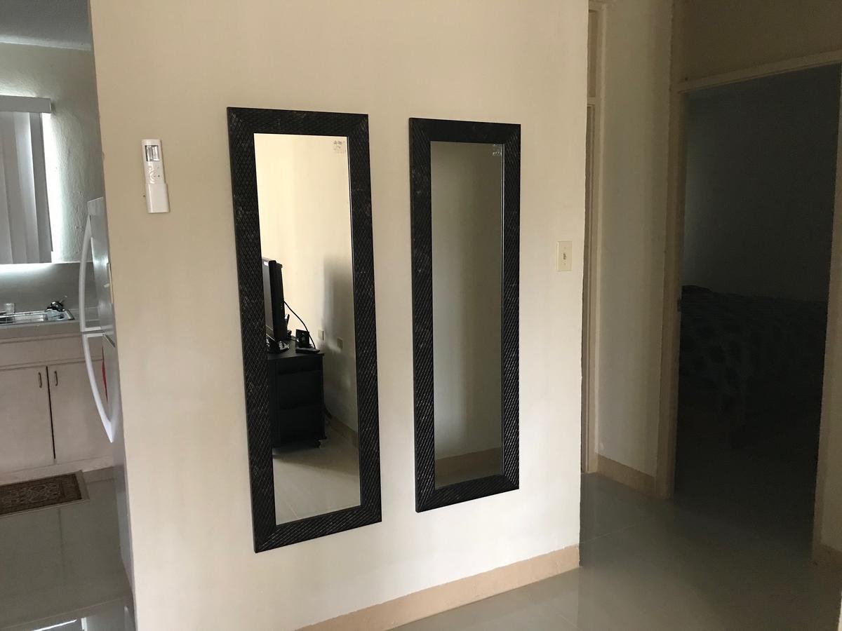 1 Bedroom / 1 Bath . Private Apt. Free Wifi, Interent & Parking Sinajana Eksteriør billede